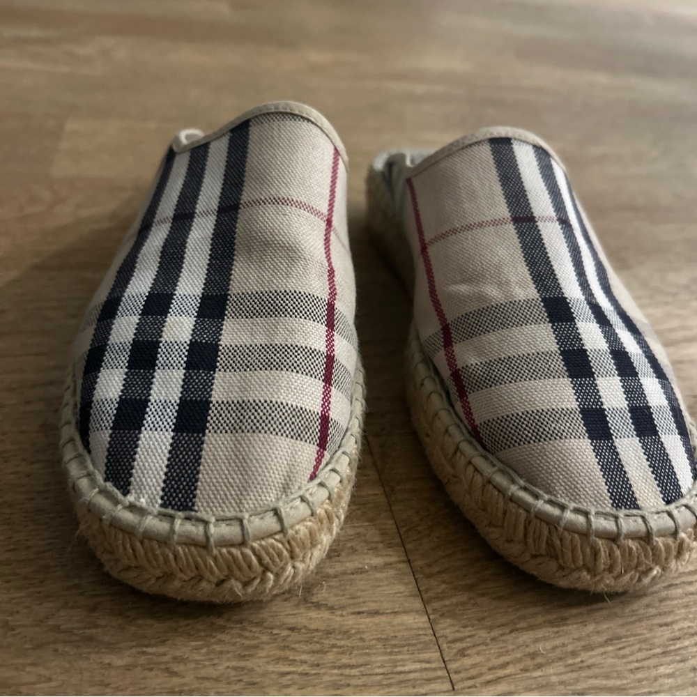 Burberry Classic Plaid women’s Checkered Espadrilles sz EU 39/ US 7 (runs small) - Picture 2 of 6